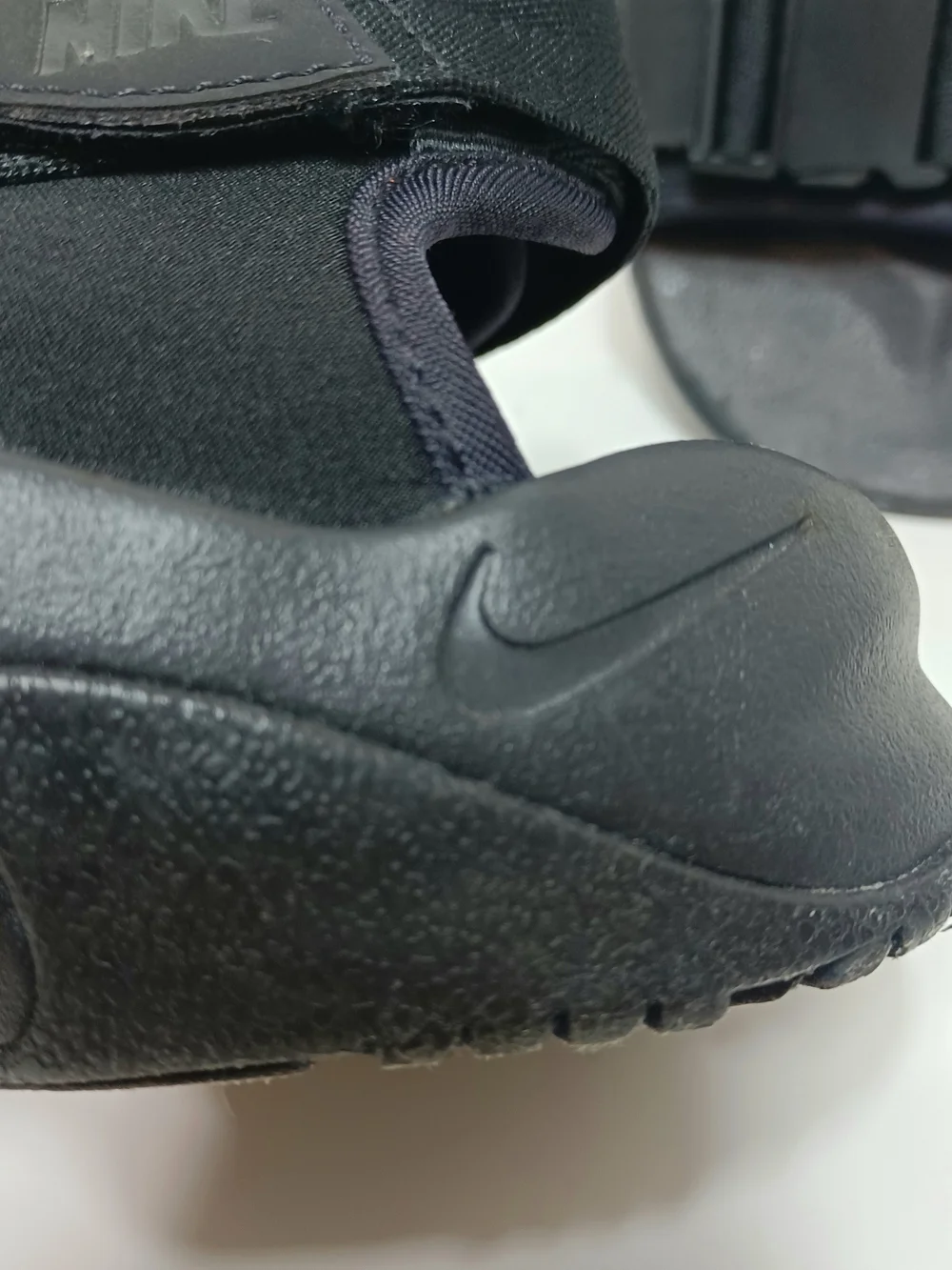 Nike Men Black Canyon Sandal Size 7
